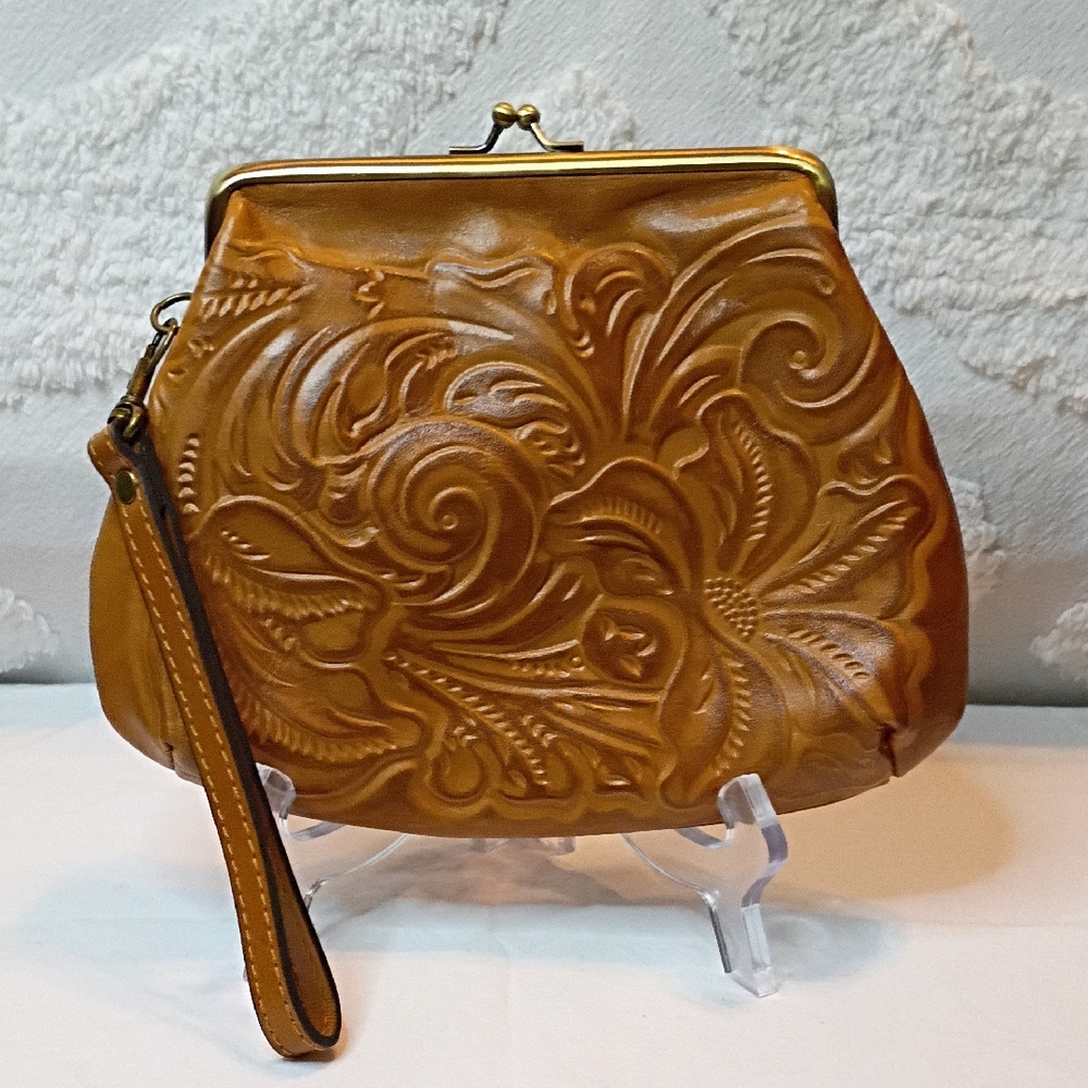 Patricia Nash Tooled Embossed Kiss Lock Wristlet Clutch